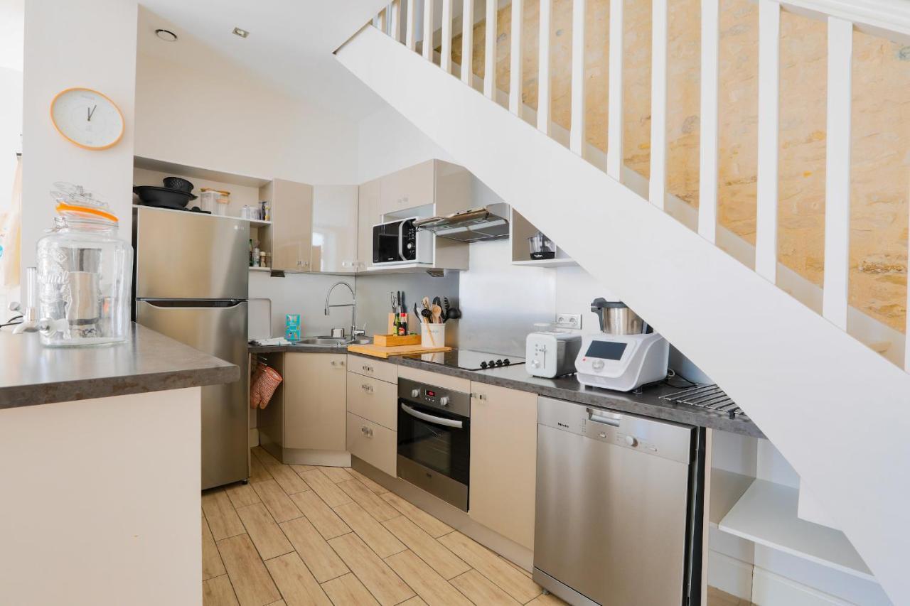 Duplex Joliment Decore Et Sa Cour Ensoleillee サン・マルタン・ド・レ エクステリア 写真