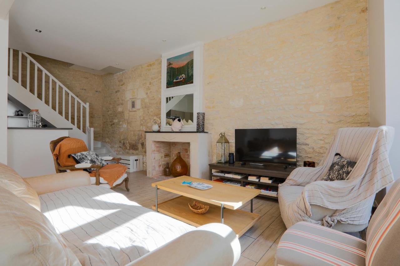 Duplex Joliment Decore Et Sa Cour Ensoleillee サン・マルタン・ド・レ エクステリア 写真