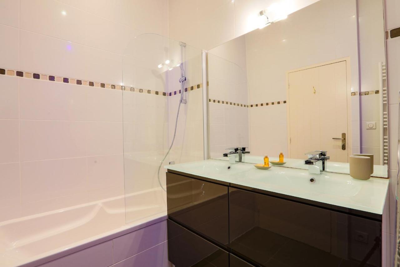 Duplex Joliment Decore Et Sa Cour Ensoleillee サン・マルタン・ド・レ エクステリア 写真