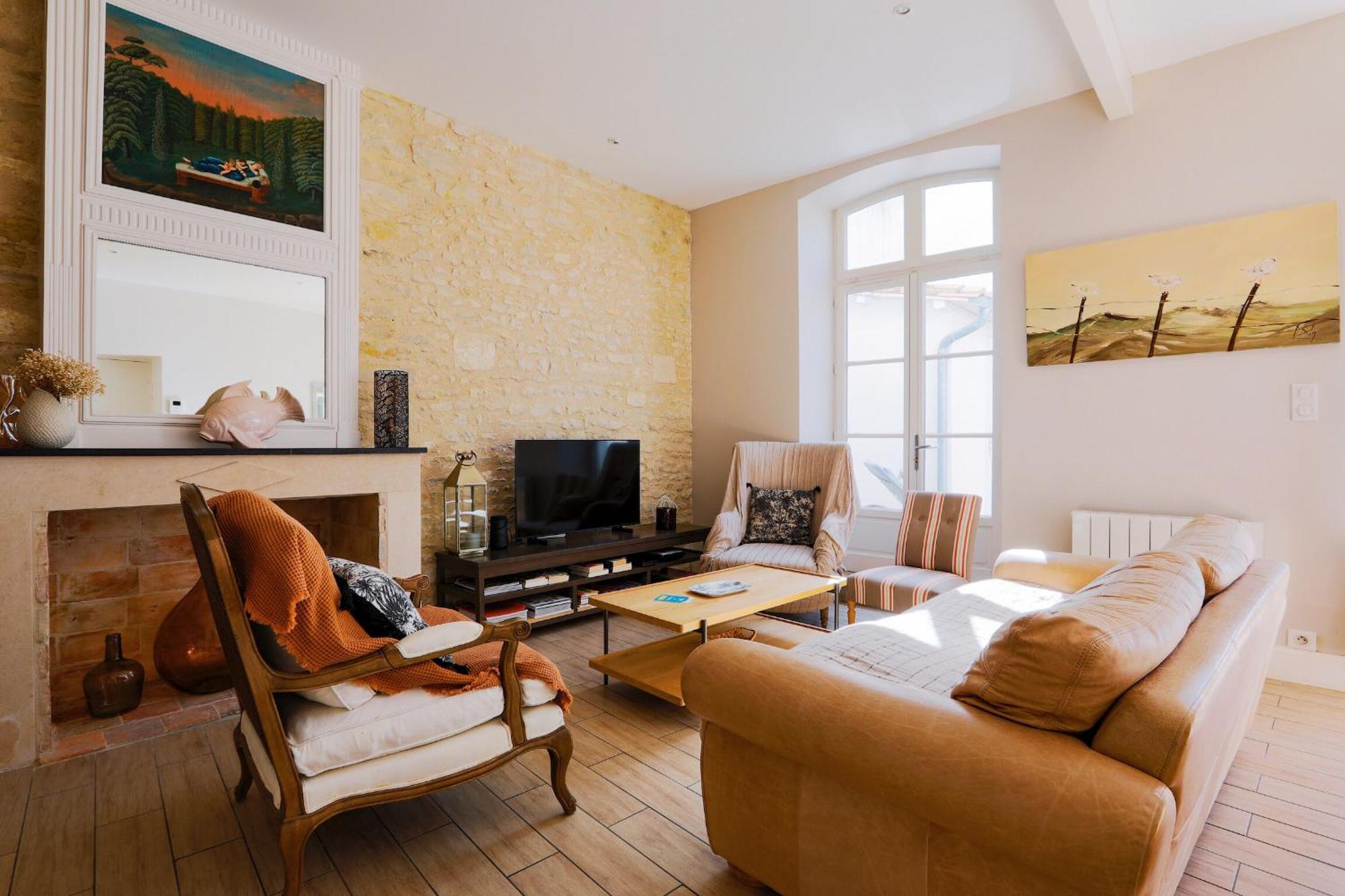 Duplex Joliment Decore Et Sa Cour Ensoleillee サン・マルタン・ド・レ エクステリア 写真