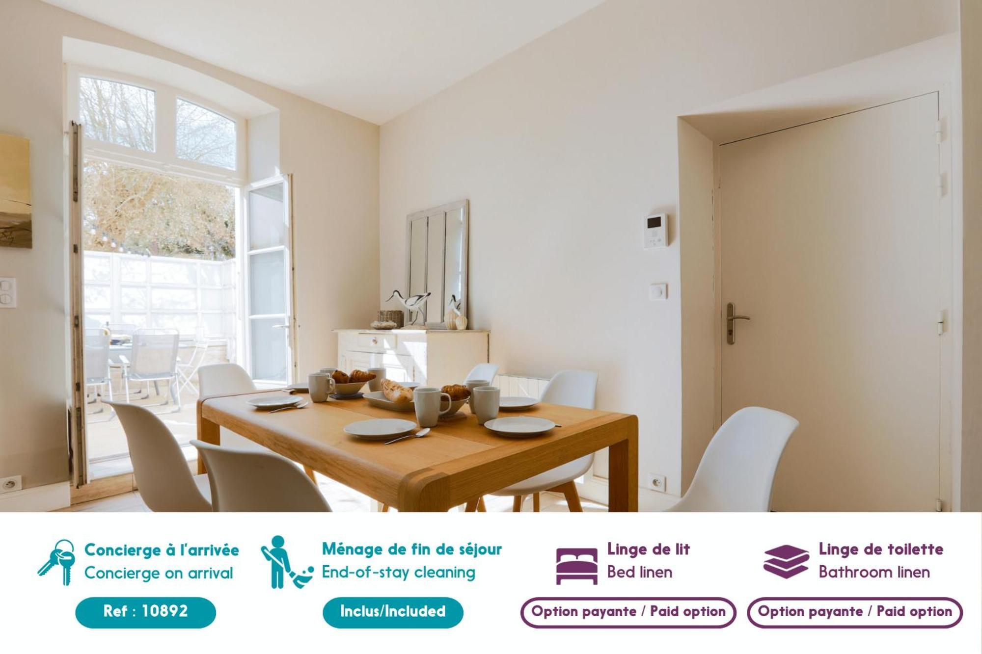 Duplex Joliment Decore Et Sa Cour Ensoleillee サン・マルタン・ド・レ エクステリア 写真